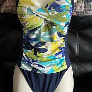 LA BLANCA navy floral print bathing suit 8